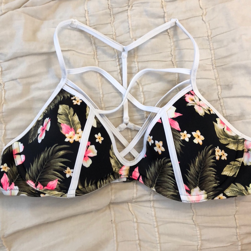 VS Pink swim top!